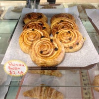 Foto scattata a Richol Cafe &amp;amp; Bakery da joseph n. il 5/8/2013