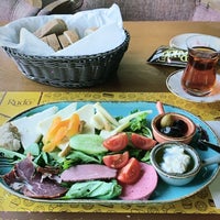 Foto tomada en Rudo Cafe  por Şafak B. el 7/9/2021