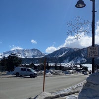 Photo taken at Mammoth Mountain Ski Resort by Haya on 2/11/2023