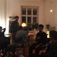 Das Foto wurde bei Kiez Hostel Berlin von Jenya R. am 10/16/2016 aufgenommen