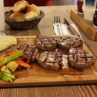 Photo taken at Ora&amp;#39; Steak &amp;amp; Burgers by Omer faruk U. on 11/14/2015