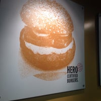 Photo taken at Hero Certified Burgers by Aydin N. on 9/11/2013