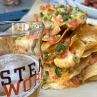 Foto tirada no(a) Steamworks Brewing Company por Nazila P. em 3/19/2024