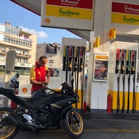 Foto diambil di Shell oleh Irmaknr a. pada 8/24/2018