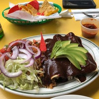 Photo taken at Tinga Fresh Mexican by Margaret L. on 5/30/2023
