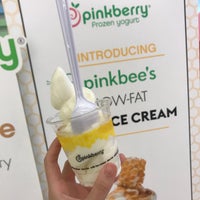 Photo taken at Pinkberry by VEAWVEAW B. on 12/31/2017