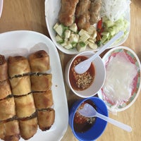 Photo taken at Khun Aor&amp;#39;s Vietnamese Cuisine by Bokie B. on 6/9/2019