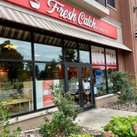 Photo taken at Fresh Catch Poke Co. by Tim F. on 8/9/2022