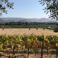 Foto tomada en Cardinale Estate Winery  por Dominic F. el 9/9/2017