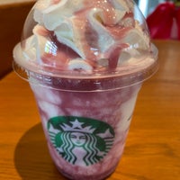 Photo taken at Starbucks by ビス子 on 8/18/2022
