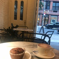 Photo taken at Stumptown Coffee Roasters by Emilia A. on 9/7/2018