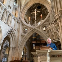 Photo taken at Wells Cathedral by Romà J. on 8/18/2022