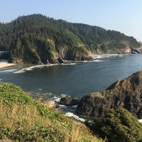 Photo taken at Heceta Lighthouse Bed &amp;amp; Breakfast by Romà J. on 8/4/2017