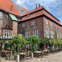 Photo taken at Lübecker Kartoffelkeller by Romà J. on 8/4/2019