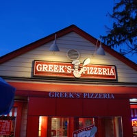 รูปภาพถ่ายที่ Greek&amp;#39;s Pizzeria โดย Greek&amp;#39;s Pizzeria เมื่อ 9/11/2013