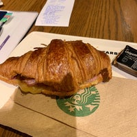 Photo taken at Starbucks by Ita N. on 11/5/2019