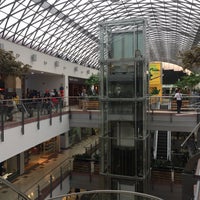 Das Foto wurde bei Centro Comercial Palatino von Jan Del Castillo am 7/3/2018 aufgenommen