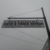 Photo prise au National Auto and Truck Repair par Nick V. le5/22/2013