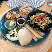 Foto tirada no(a) Noshi por Tiago E. em 10/20/2019