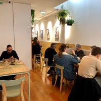 Foto tirada no(a) Noshi por Tiago E. em 10/20/2019