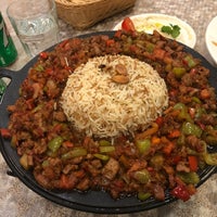 Das Foto wurde bei Layale Şamiye - Tarihi Sultan Sofrası مطعم ليالي شامية سفرة السلطان von Dr Raed S. am 12/7/2019 aufgenommen
