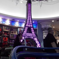 Photo taken at Disney Store by Dr Raed S. on 9/25/2014