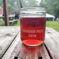 Foto scattata a Vander Mill Cider da Jen B. il 10/6/2018