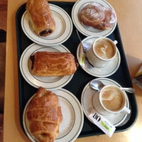 9/5/2014 tarihinde Tara J.ziyaretçi tarafından Cafeteria y Panaderia La Marsela'de çekilen fotoğraf