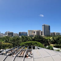 Снимок сделан в Luana Waikiki Hotel &amp;amp; Suites пользователем Patrik H. 6/2/2018