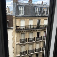Foto diambil di Hôtel de Seine oleh Andy N. pada 8/15/2019