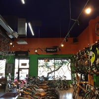 6/16/2015에 Matt B.님이 Ordinary Bike Shop에서 찍은 사진