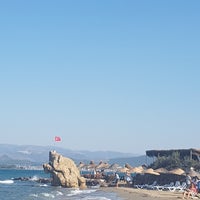 Photo taken at Çeşmealtı Sahil by Emel K. on 9/15/2019