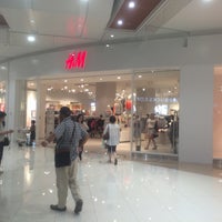 H M 港区の衣料品店 H M 港区の衣料品店