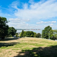 Photo taken at Owl&amp;#39;s Head Park by David Z. on 9/3/2022