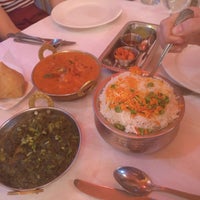 รูปภาพถ่ายที่ Gandhi Fine Indian Cuisine โดย David Z. เมื่อ 9/22/2018