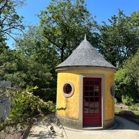 Photo taken at Jardin de l&amp;#39;École de Botanique by fibizzz on 6/3/2023