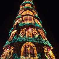 Photo taken at Árvore de Natal da Bradesco Seguros by Edu S. on 1/3/2015