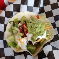4/17/2014 tarihinde Darcy B.ziyaretçi tarafından Burrito Gringo'de çekilen fotoğraf
