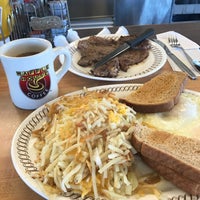 Photo taken at Waffle House by Abner A. on 9/15/2017