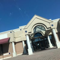 Foto tirada no(a) North DeKalb Mall por Rico N. em 7/30/2017