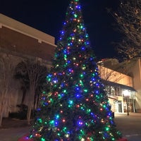 Photo taken at Kleman Plaza by Camille C. on 12/6/2018