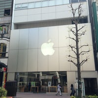 Photo taken at Apple Shibuya by Carl T. on 4/18/2013