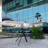 Photo taken at Etihad Airways HQ المكتب الرئيسي للإتحاد للطيران by choi g. on 4/30/2019