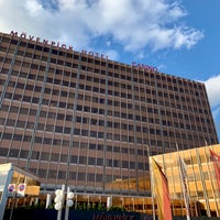 Foto diambil di Mövenpick Hotel &amp;amp; Casino oleh choi g. pada 8/13/2019
