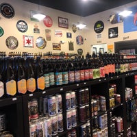 Das Foto wurde bei Fenway Beer Shop von Vikas K. am 1/11/2019 aufgenommen