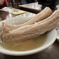 Photo taken at Song Fa Bak Kut Teh 松发肉骨茶 by Andy L. on 2/4/2024