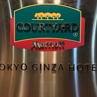 Снимок сделан в Courtyard by Marriott Tokyo Ginza Hotel пользователем Andy L. 2/10/2023