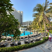 Снимок сделан в Hilton Hua Hin Resort &amp;amp; Spa пользователем Andy L. 1/28/2023