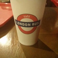9/17/2013 tarihinde Alex K.ziyaretçi tarafından London Bus Cafe'de çekilen fotoğraf