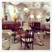 Photo taken at 1stDibs@NYDC by Typhanie P. on 3/17/2014